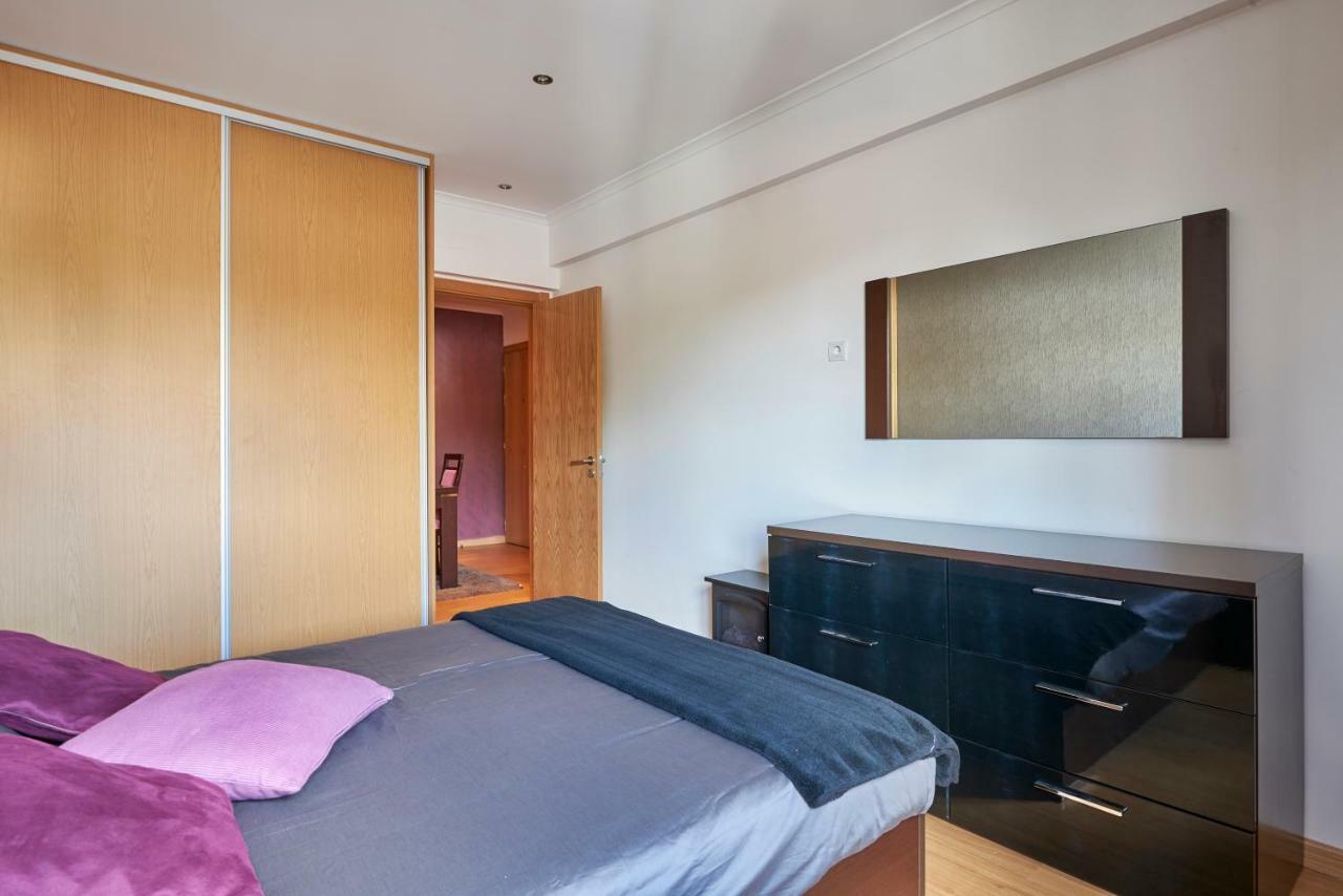 Apartmán In Bed With Lisbon 4E Amadora Exteriér fotografie