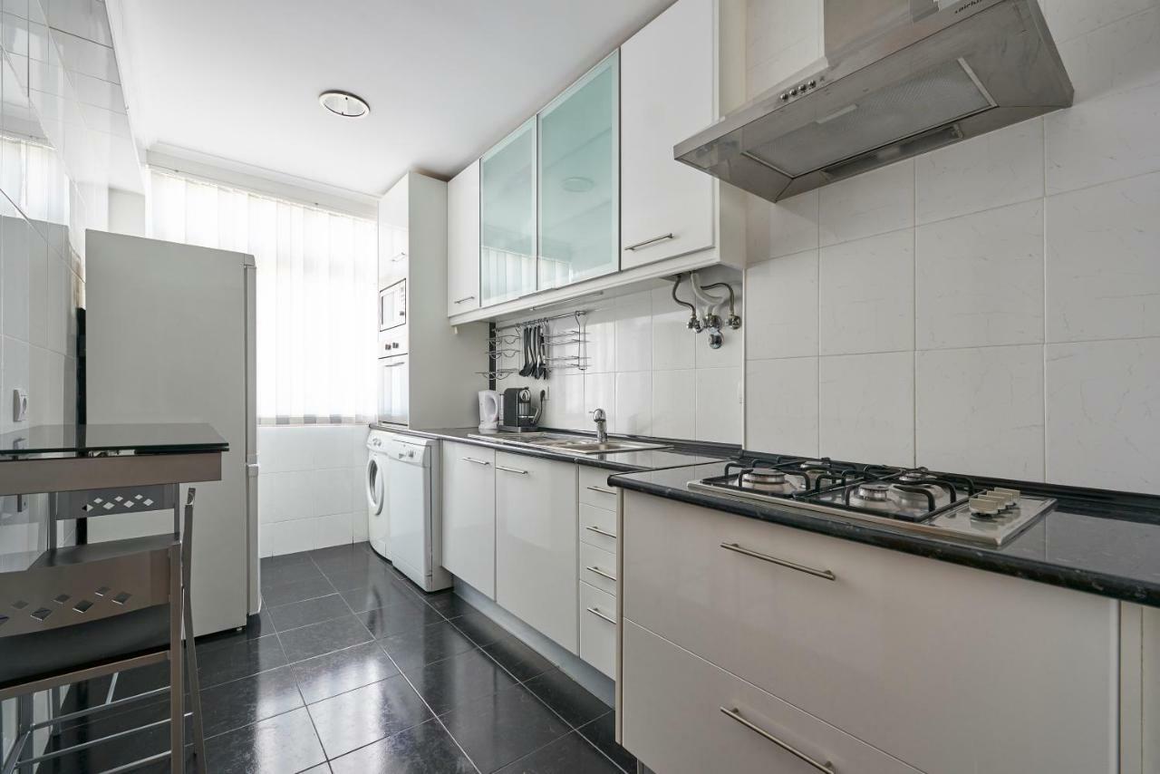 Apartmán In Bed With Lisbon 4E Amadora Exteriér fotografie